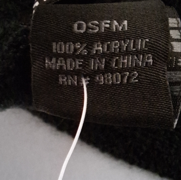 Steve Madden black hooded Poncho. NWT. One size fits most. - Picture 4 of 5